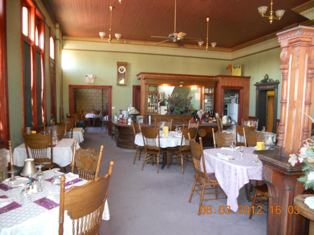 Landmark Inn At The Historic Bank Of Oberlin Exterior photo