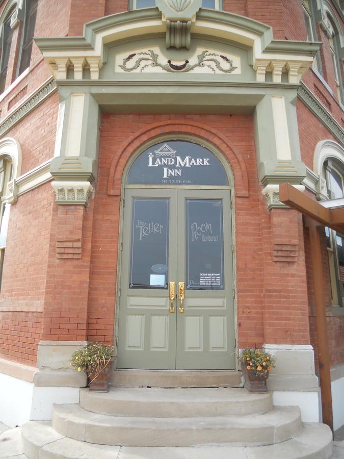 Landmark Inn At The Historic Bank Of Oberlin Exterior photo